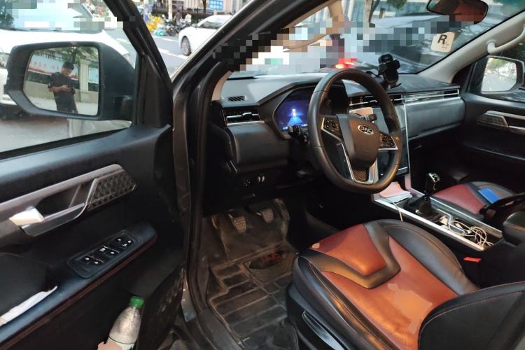 Used JAC Group T8 2022 2.0T PRO Diesel Two-Wheel-Drive Obsidian Edition with Dual HFC4DB2-2E Driver Seat