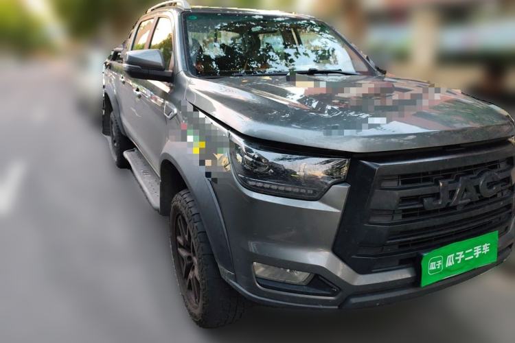 Used JAC Group T8 2022 2.0T PRO Diesel Two-Wheel-Drive Obsidian Edition with Dual HFC4DB2-2E Front Right 45 Deg