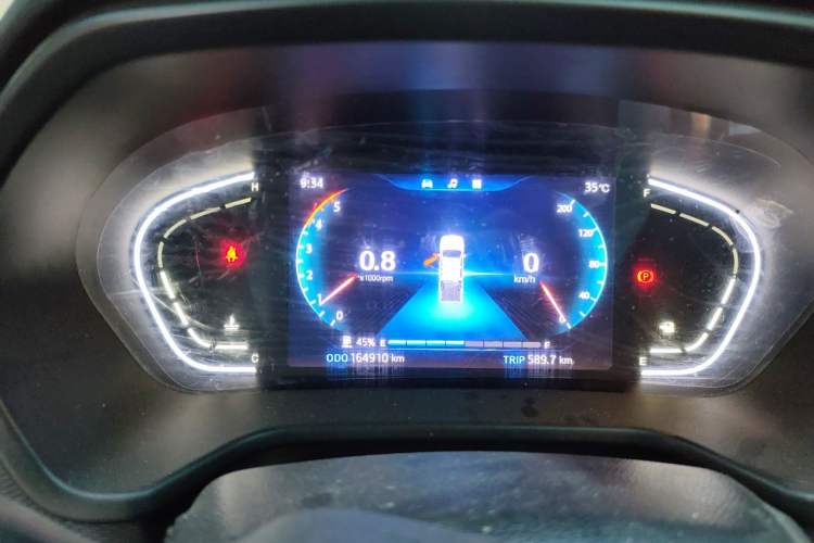 Used JAC Group T8 2022 2.0T PRO Diesel Two-Wheel-Drive Obsidian Edition with Dual HFC4DB2-2E Instrument Cluster