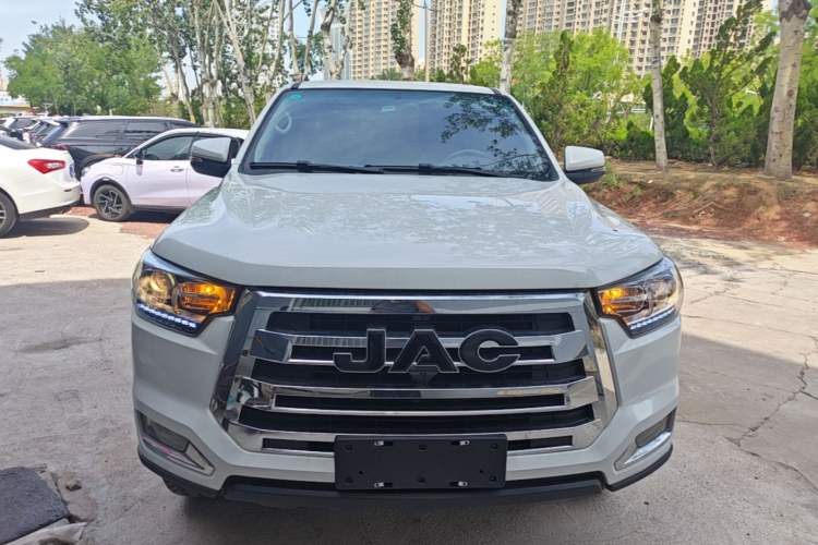 Used JAC Group T8 2022 2.0T International Version Diesel 4x4 Luxury Big Double HFC4DB2-2E Front