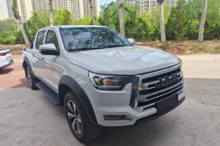 Used JAC Group T8 2022 2.0T International Version Diesel 4x4 Luxury Big Double HFC4DB2-2E Front Right 45 Deg
