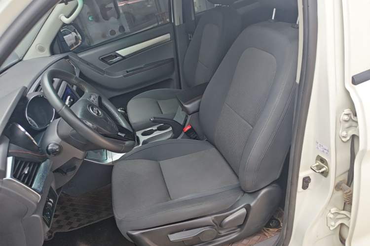 Used JAC Group T8 2022 2.0T International Version Diesel 4x4 Luxury Big Double HFC4DB2-2E Left Front Seat