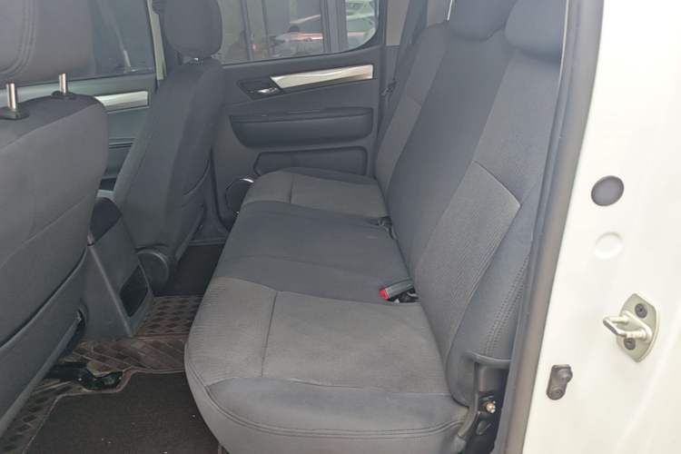 Used JAC Group T8 2022 2.0T International Version Diesel 4x4 Luxury Big Double HFC4DB2-2E Left Rear Seat