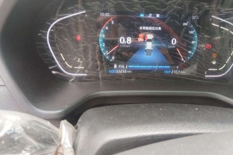 Used JAC Group T8 2022 2.0T PRO Diesel 4x4 Obsidian Edition with Dual HFC4DB2-2E Odometer Close Up
