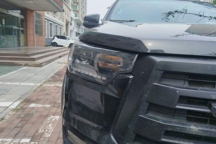 Used JAC Group T8 2022 2.0T PRO Diesel 4x4 Obsidian Edition with Dual HFC4DB2-2E Right Front Headlight