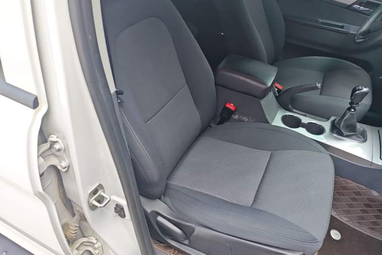Used JAC Group T8 2022 2.0T International Version Diesel 4x4 Luxury Big Double HFC4DB2-2E Right Front Seat