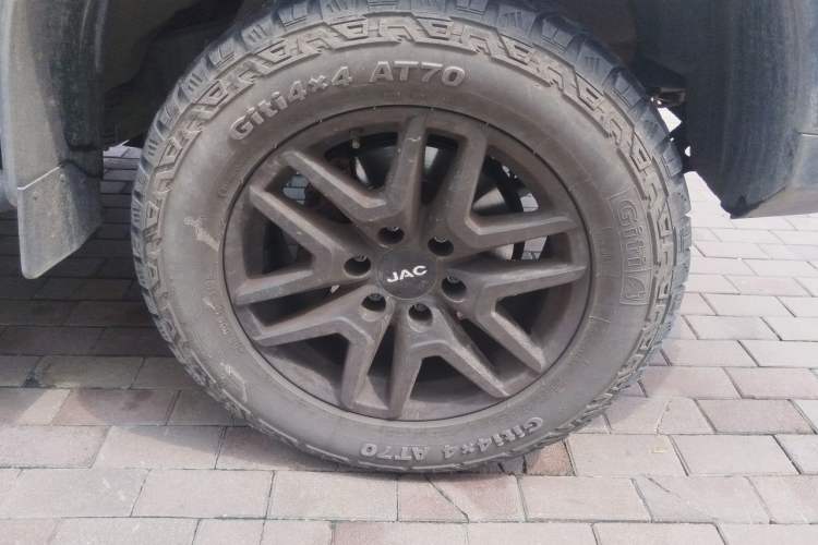 Used JAC Group T8 2022 2.0T PRO Diesel 4x4 Obsidian Edition with Dual HFC4DB2-2E Right Front Wheel Hub