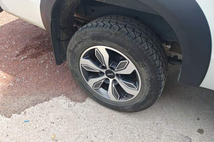 Used JAC Group T8 2022 2.0T International Version Diesel 4x4 Luxury Big Double HFC4DB2-2E Right Rear Wheel Hub