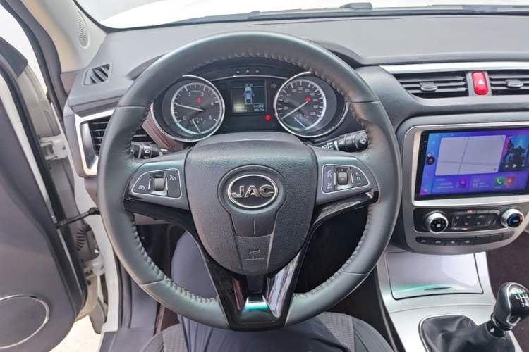 Used JAC Group T8 2022 2.0T International Version Diesel 4x4 Luxury Big Double HFC4DB2-2E Steering Wheel