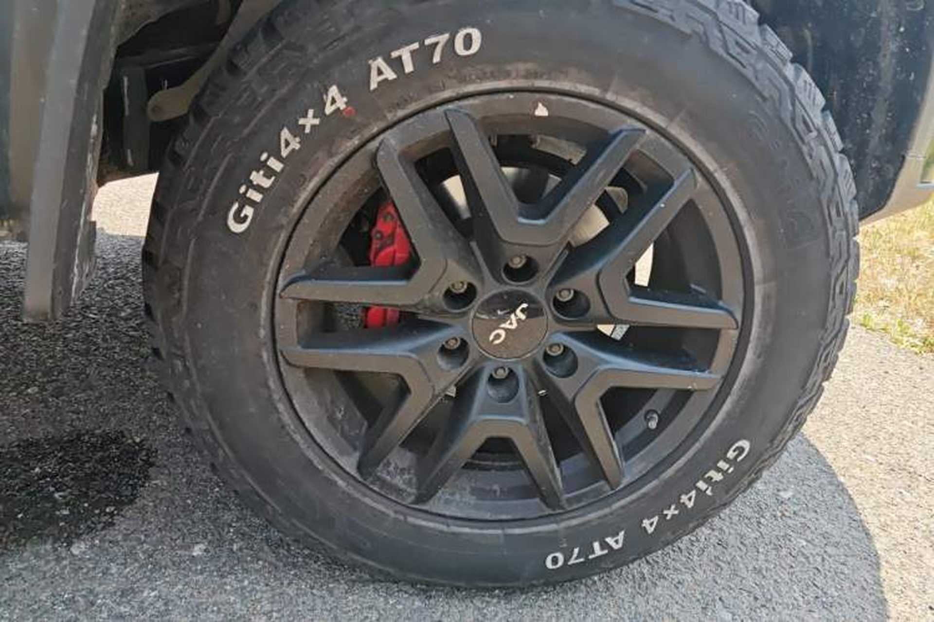 Used JAC Group T8 2023 2.0T PRO Automatic Diesel Two-Wheel Drive Xuerui Edition Large Double Right Front Wheel Hub