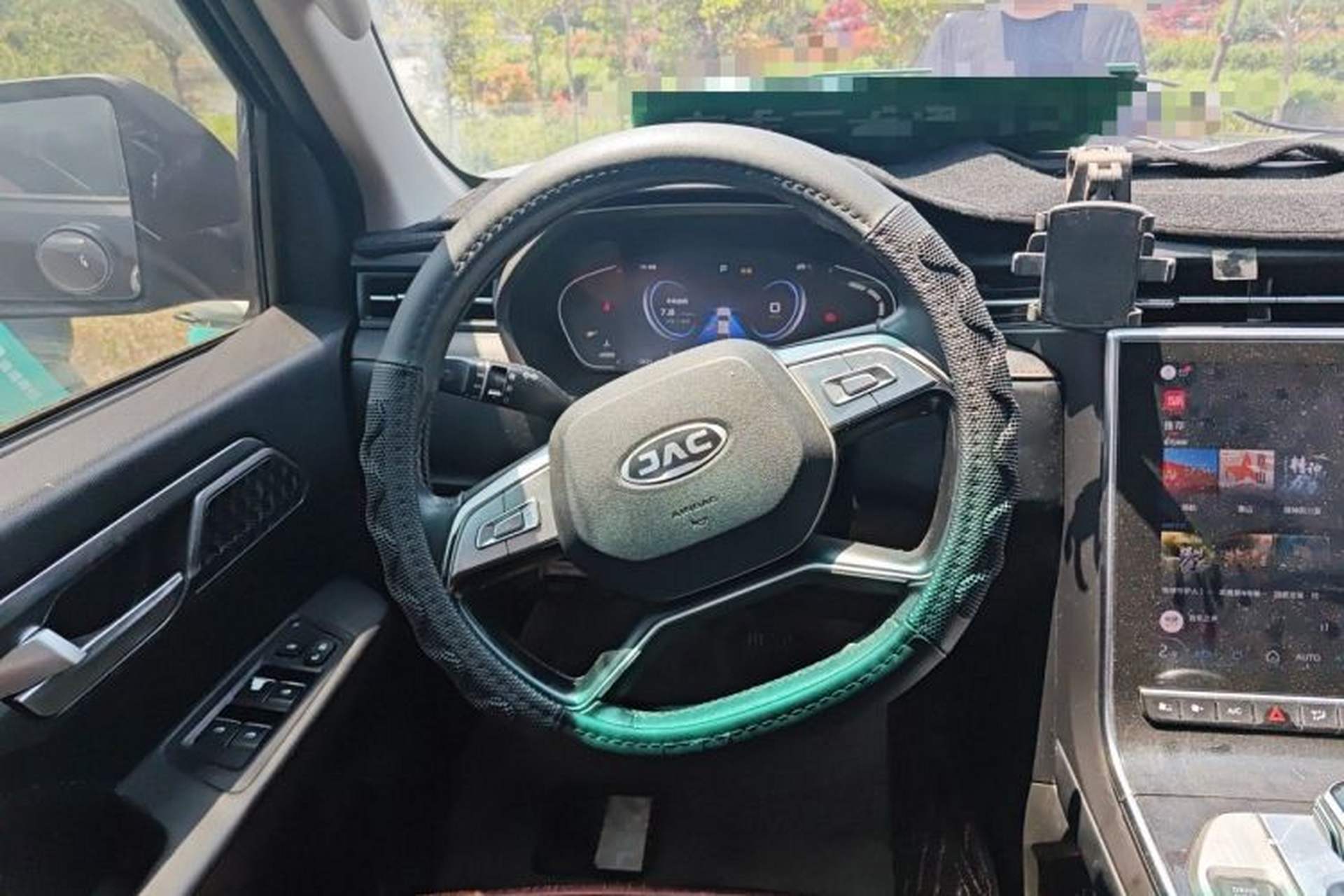 Used JAC Group T8 2023 2.0T PRO Automatic Diesel Two-Wheel Drive Xuerui Edition Large Double Steering Wheel