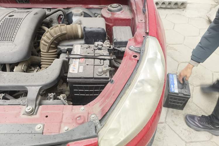Used JAC Group Tongyue RS 2012 Cross 1.3L Manual Luxury Model Engine Bay Left