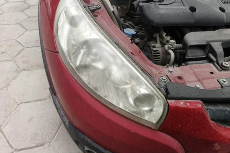 Used JAC Group Tongyue RS 2012 Cross 1.3L Manual Luxury Model Right Front Headlight