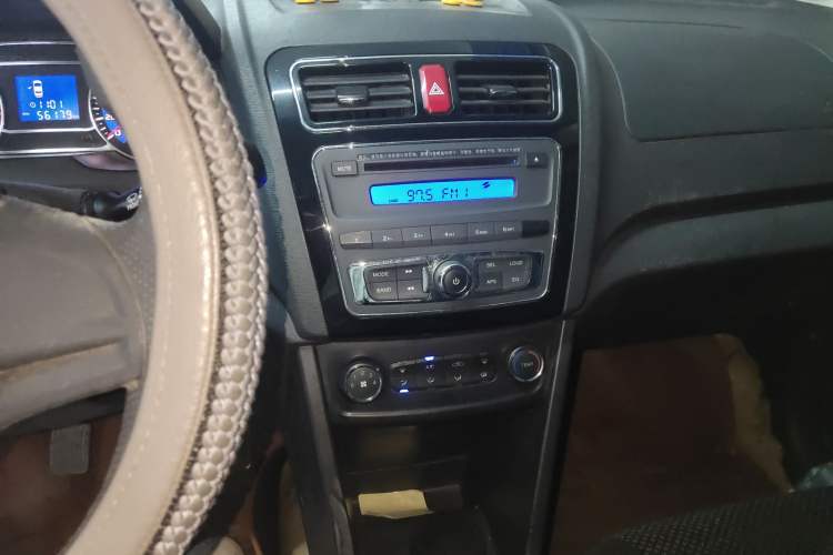 Used JAC Group Tongyue RS 2012 Cross 1.3L Manual Luxury Model Audio And AC Panel