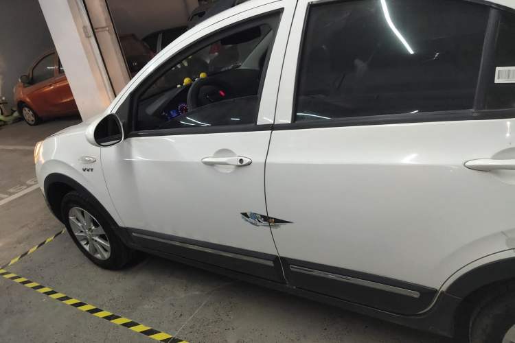 Used JAC Group Tongyue RS 2012 Cross 1.3L Manual Luxury Model Exterior 3
