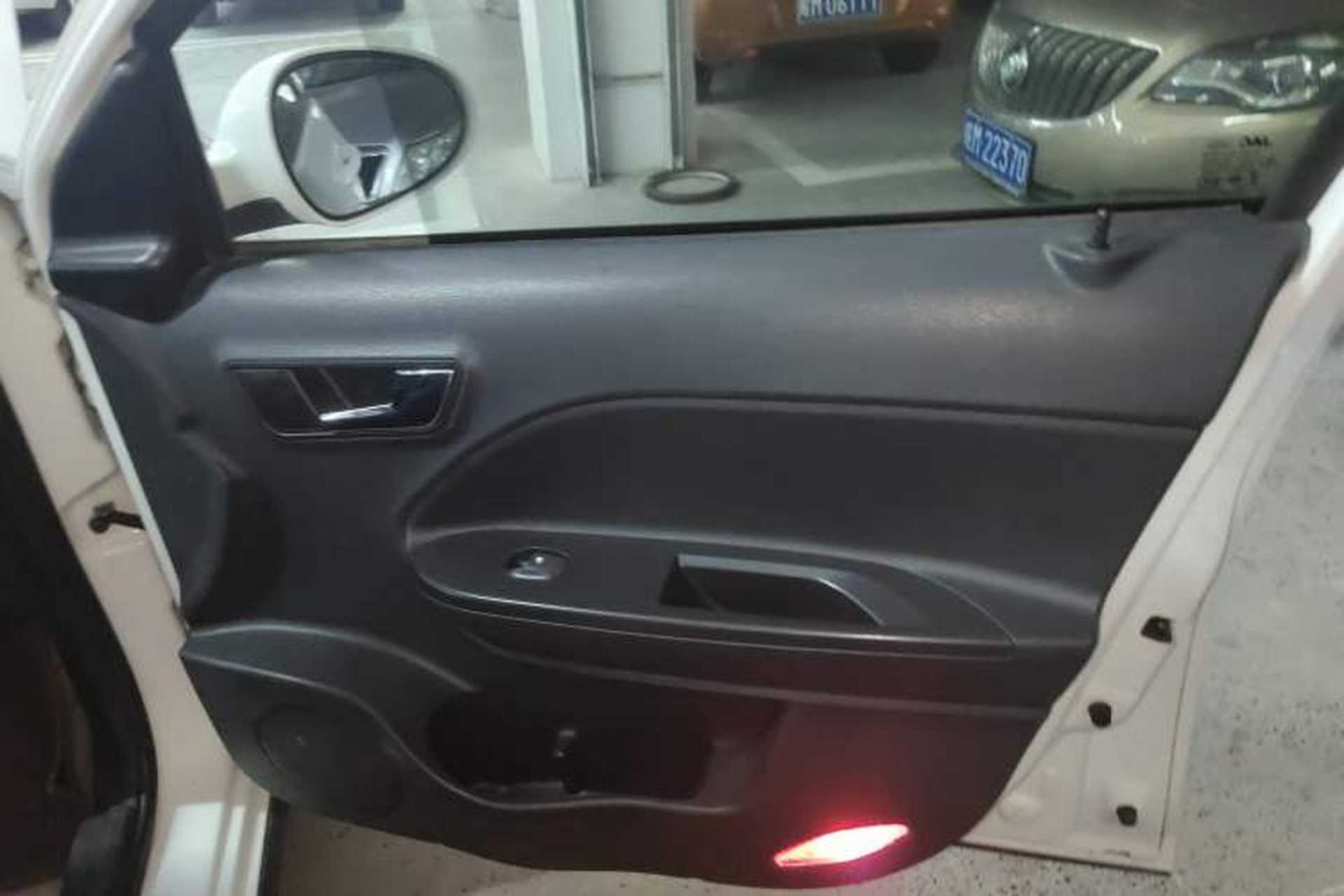Used JAC Group Tongyue RS 2012 Cross 1.3L Manual Luxury Model Interior 5