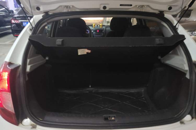 Used JAC Group Tongyue RS 2012 Cross 1.3L Manual Luxury Model Trunk