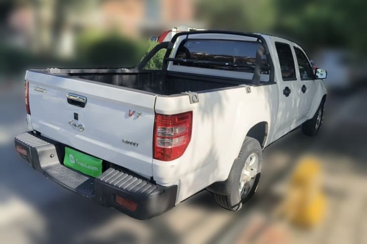 Used JAC Group V7 2018 2.0L Two-Wheel-Drive Luxury Long-Wheelbase HFC4GA3-3D Rear Right 45 Deg