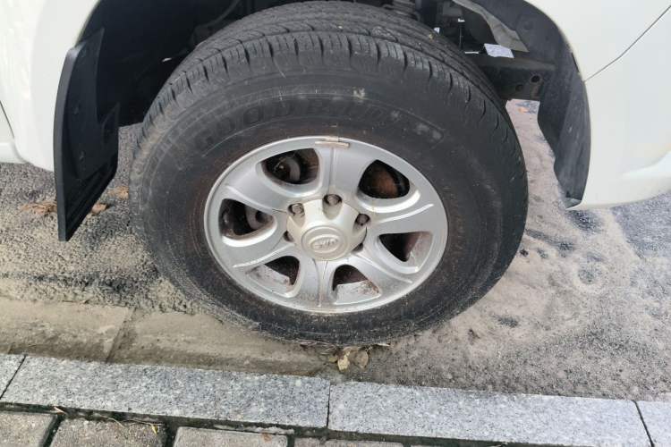 Used JAC Group V7 2018 2.0L Two-Wheel-Drive Luxury Long-Wheelbase HFC4GA3-3D Right Front Wheel Hub