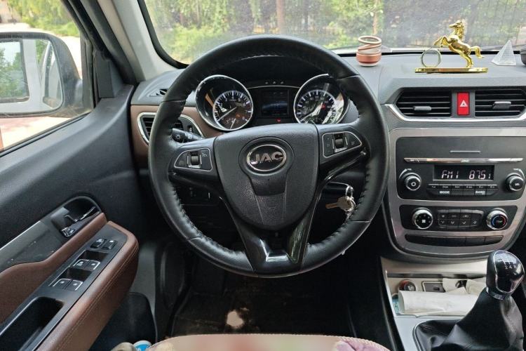 Used JAC Group V7 2018 2.0L Two-Wheel-Drive Luxury Long-Wheelbase HFC4GA3-3D Steering Wheel