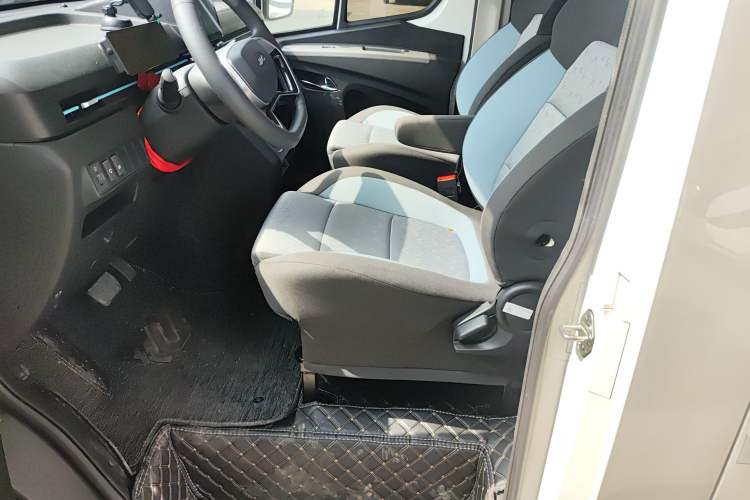 Used JAC Group Van Baolu 2024 V8 Dream Edition - CATL Left Front Seat