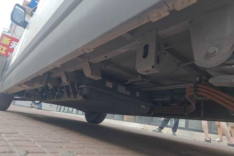 Used JAC Group Van Baolu 2024 V8 Flagship Edition - CATL Chassis Rear Left