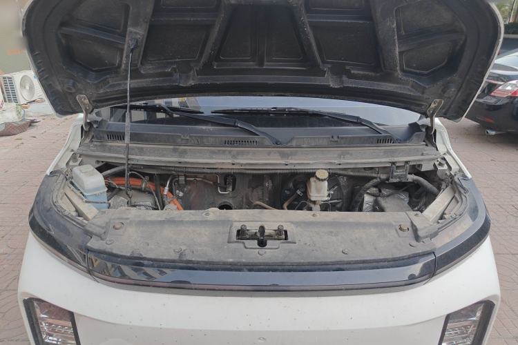 Used JAC Group Van Baolu 2024 V8 Flagship Edition - CATL Engine Bay