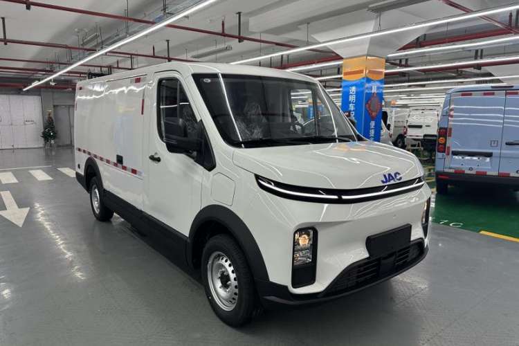 Used JAC Group Van Baolu 2024 V8 Dream Edition - CATL Exterior 2