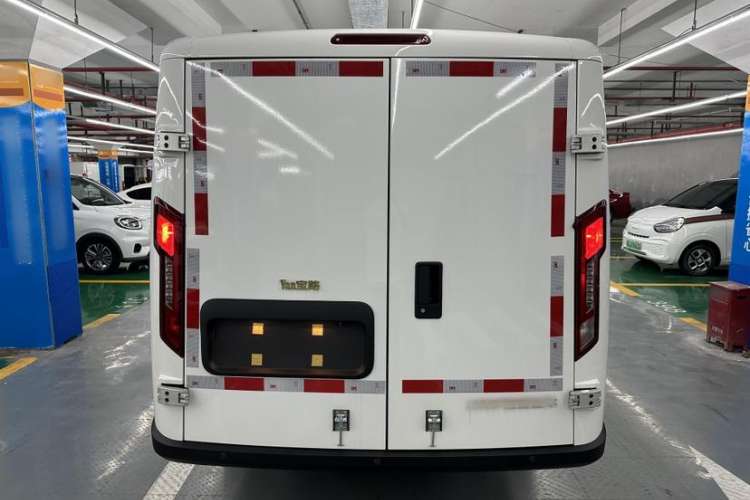 Used JAC Group Van Baolu 2024 V8 Dream Edition - CATL Exterior 4