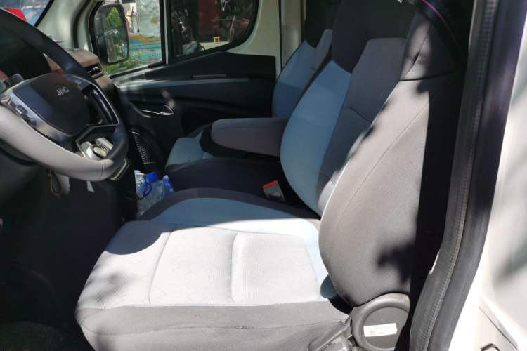 Used JAC Group Van Baolu 2024 V8 Explorer Edition - Guoxuan High-Tech Left Front Seat