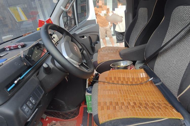 Used JAC Group Van Baolu 2024 V8 Flagship Edition - CATL Left Front Seat