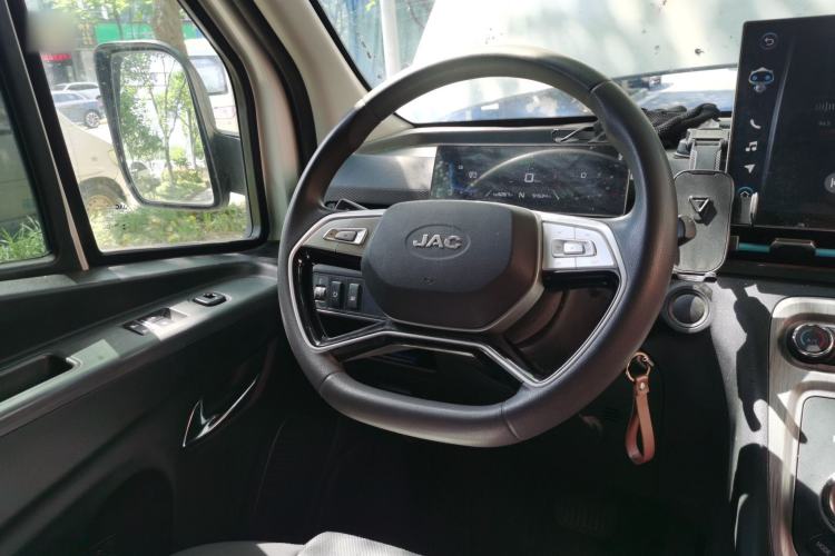 Used JAC Group Van Baolu 2024 V8 Explorer Edition - Guoxuan High-Tech Steering Wheel