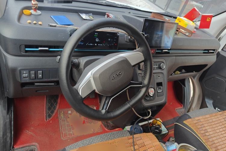 Used JAC Group Van Baolu 2024 V8 Flagship Edition - CATL Steering Wheel