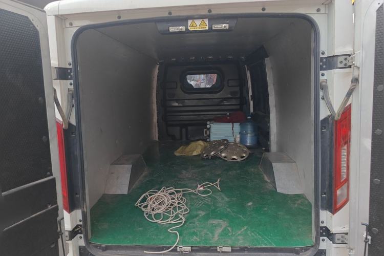 Used JAC Group Van Baolu 2024 V8 Flagship Edition - CATL Trunk