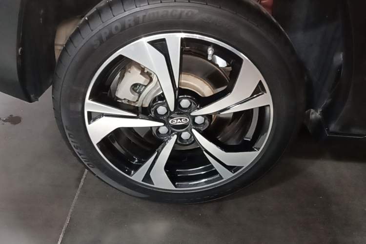 Used JAC Group X4 2020 1.5T CVT Superior Trim Right Rear Wheel Hub