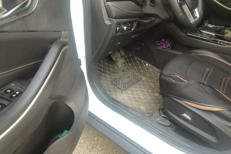 Used JAC Group X4 2020 1.5T CVT Dream Edition Driver Seat