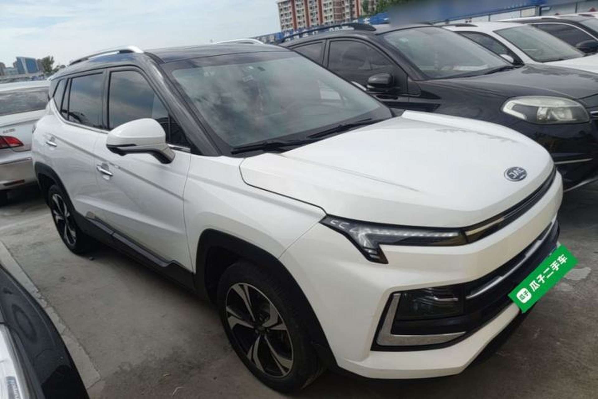 Used JAC Group X4 2020 1.5T CVT Dream Edition Front Right 45 Deg