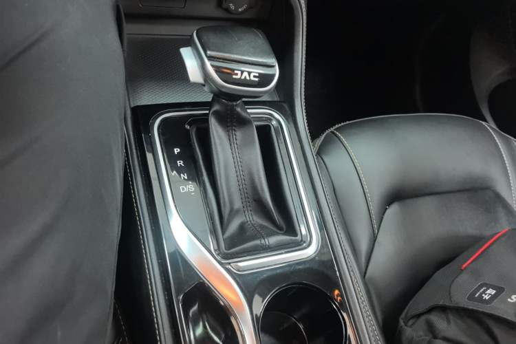 Used JAC Group X4 2020 1.5T CVT Elite Model Gear Lever