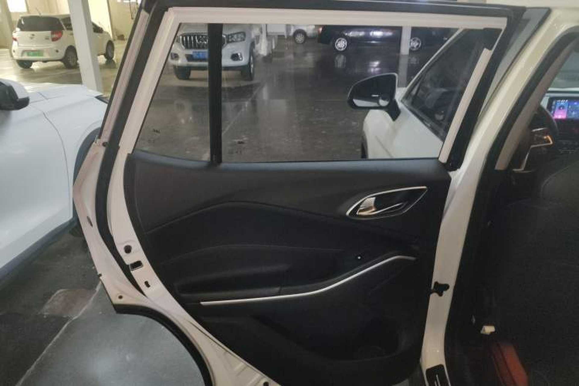 Used JAC Group X4 2020 1.5T CVT Superior Trim Interior 5
