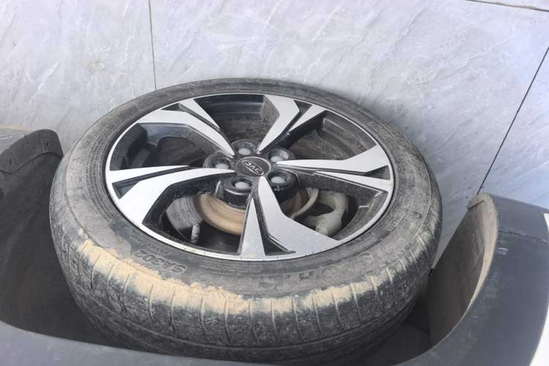 Used JAC Group X4 2020 1.5T CVT Elite Model Left Front Wheel Hub