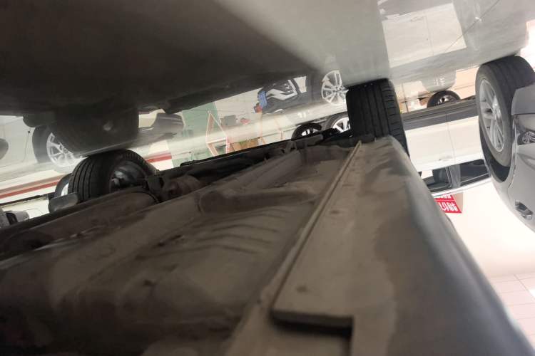 Used JAC Group X4 2020 1.5T CVT Elite Model Left Side Sill