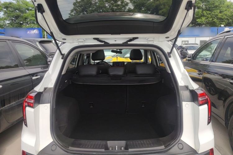 Used JAC Group X4 2020 1.5T CVT Dream Edition Trunk
