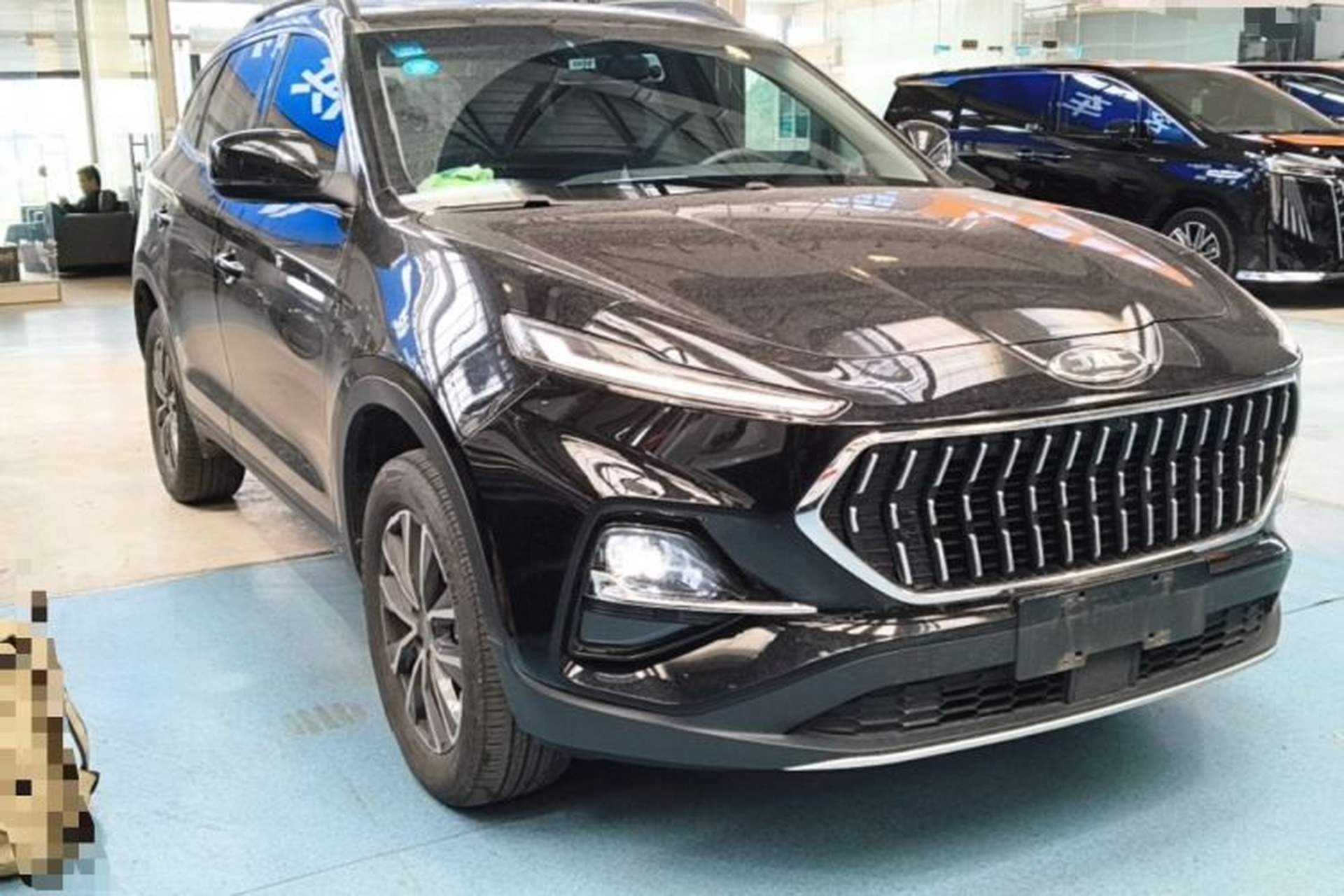 Used JAC Group X7 2020 1.5TGDI Automatic Overdrive Model Front Right 45 Deg