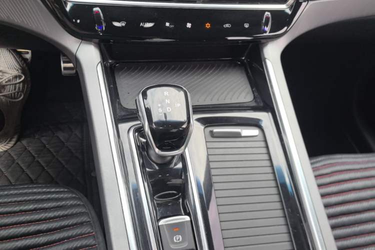 Used JAC Group X7 2020 1.5TGDI Automatic Free-Style Model Gear Lever