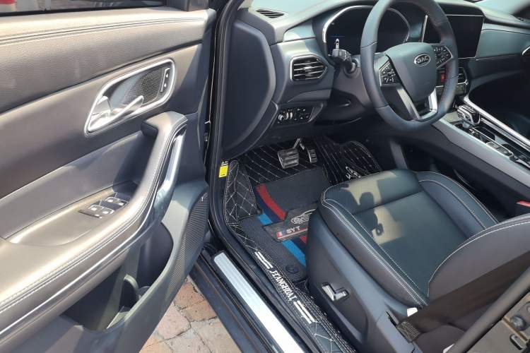 Used JAC Group X7 2020 1.5TGDI Automatic Dream Edition Interior 2