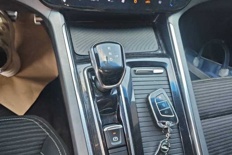 Used JAC Group X7 2020 1.5TGDI Automatic Free-Style Model Gear Lever