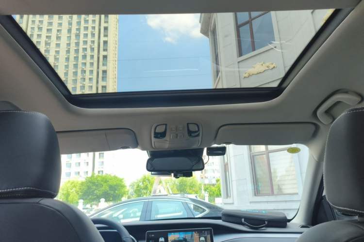 Used JAC Group X7 2020 1.5TGDI Automatic Dream Edition Headliner