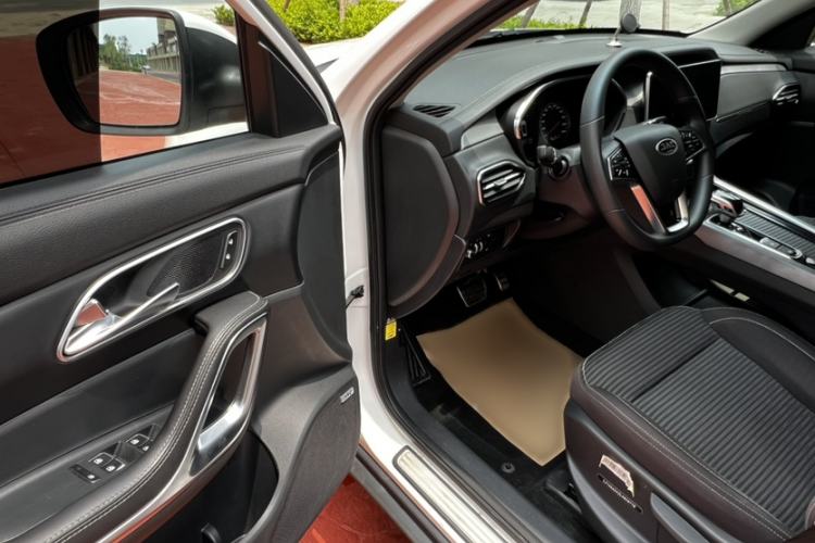 Used JAC Group X7 2020 1.5TGDI Automatic Free-Style Model Interior 4