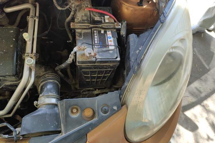 Used JAC Group Yueyue 2011 1.0L Comfort Version Engine Bay Left