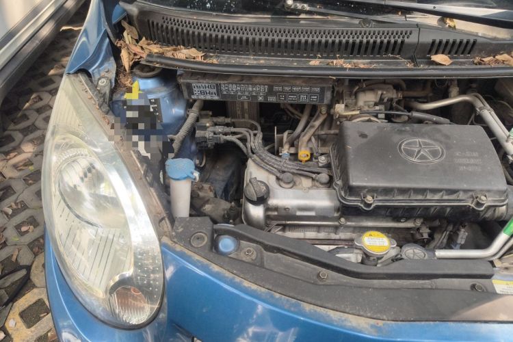 Used JAC Group Yueyue 2012 1.0L Luxury Model Engine Bay Right